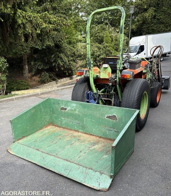 TRACTEUR KUBOTA L3300 - Tracteur agricole: photos 4 TRACTEUR KUBOTA L3300 - Tracteur agricole: photos 4