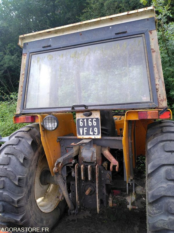 TRACTEUR RENAULT 651 - Tracteur agricole: photos 1 TRACTEUR RENAULT 651 - Tracteur agricole: photos 1