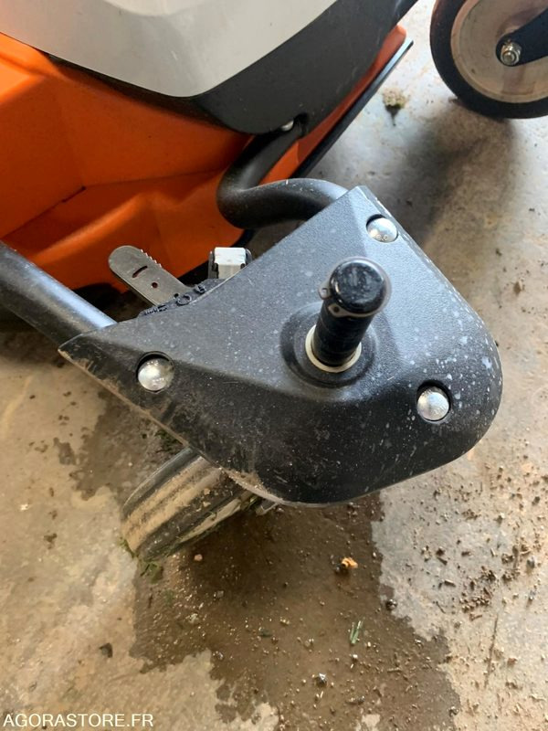 Tondeuse STIHL - Motofaucheuse: photos 4 Tondeuse STIHL - Motofaucheuse: photos 4