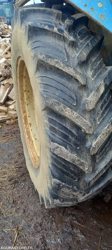 Tracteur Ford 5610 avec chargeur Mailleux - Tracteur agricole: photos 5 Tracteur Ford 5610 avec chargeur Mailleux - Tracteur agricole: photos 5