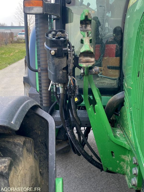 Tracteur John Deere 6120 avec fourche et godet griffe - Tracteur agricole: photos 3 Tracteur John Deere 6120 avec fourche et godet griffe - Tracteur agricole: photos 3