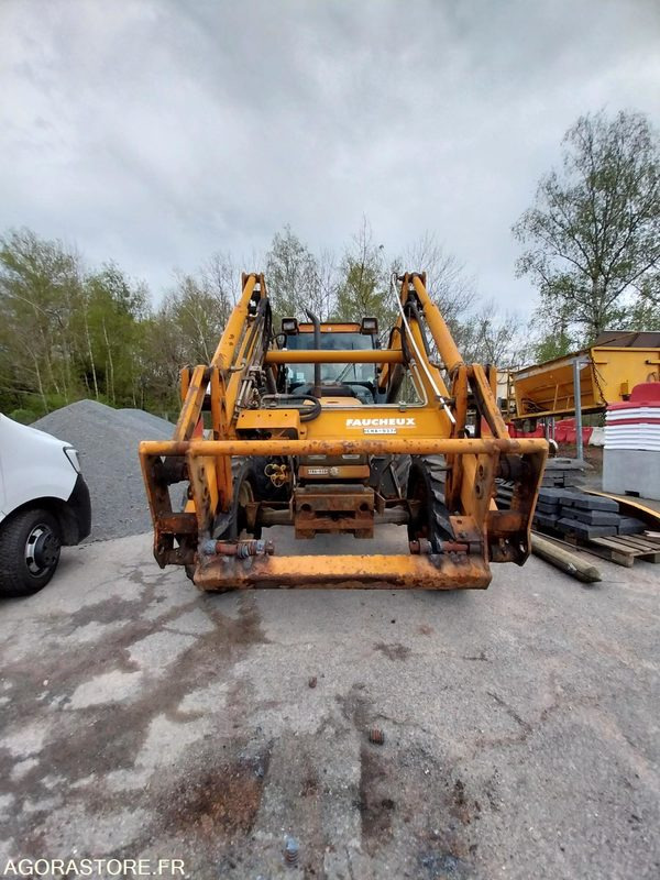 Tracteur Renault Ergos 100 avec chargeur FAUCHEUX F256 - Tracteur agricole: photos 2 Tracteur Renault Ergos 100 avec chargeur FAUCHEUX F256 - Tracteur agricole: photos 2