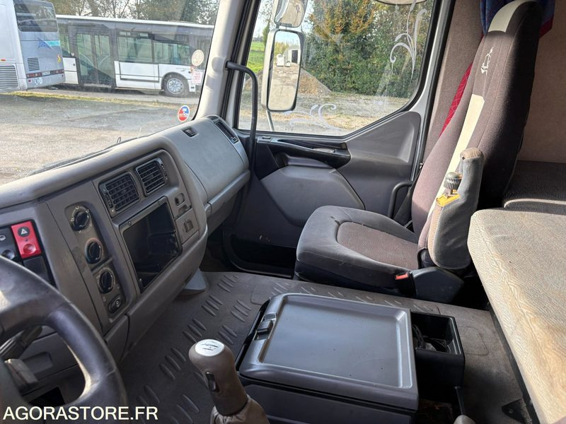 RENAULT PREMIUM 420 DCI PRIVILEGE - Tracteur routier: photos 5 RENAULT PREMIUM 420 DCI PRIVILEGE - Tracteur routier: photos 5