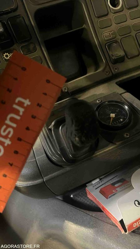 SCANIA B262X39SB - 1999 - 966041 KM - FM-031-CX - Tracteur routier: photos 5 SCANIA B262X39SB - 1999 - 966041 KM - FM-031-CX - Tracteur routier: photos 5