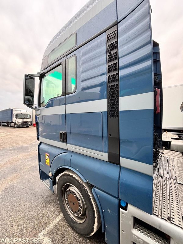 TRACTEUR MAN TGX19.480 - 2017 - 923446 kms (42020) - Tracteur routier: photos 3 TRACTEUR MAN TGX19.480 - 2017 - 923446 kms (42020) - Tracteur routier: photos 3