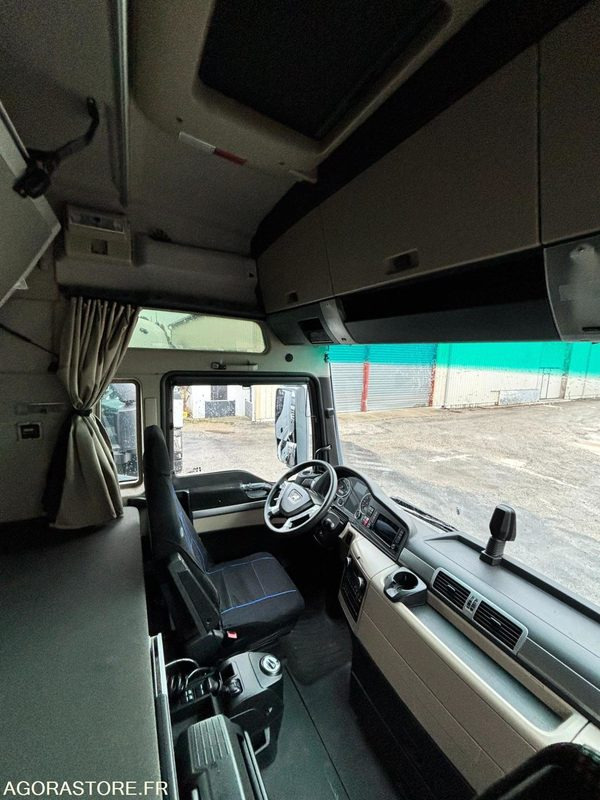TRACTEUR MAN TGX19.480 - 2017 - 923446 kms (42020) - Tracteur routier: photos 5 TRACTEUR MAN TGX19.480 - 2017 - 923446 kms (42020) - Tracteur routier: photos 5