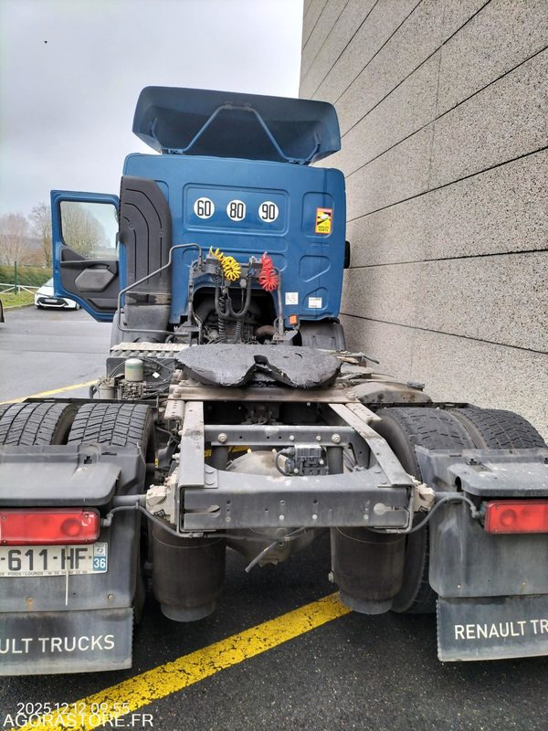 Tracteur Renault D Wide 320 - 2015 - 172832 kms (40910) - Tracteur routier: photos 4 Tracteur Renault D Wide 320 - 2015 - 172832 kms (40910) - Tracteur routier: photos 4