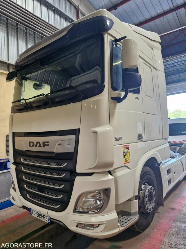 Tracteur routier DAF 480 - Tracteur routier: photos 1 Tracteur routier DAF 480 - Tracteur routier: photos 1