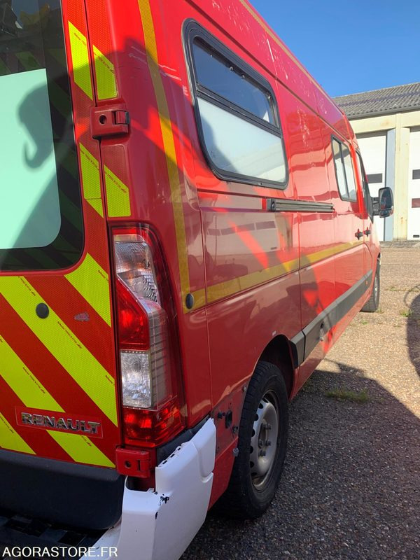 VSAV RENAULT MASTER3 CH375CR - Fourgon utilitaire: photos 5 VSAV RENAULT MASTER3 CH375CR - Fourgon utilitaire: photos 5