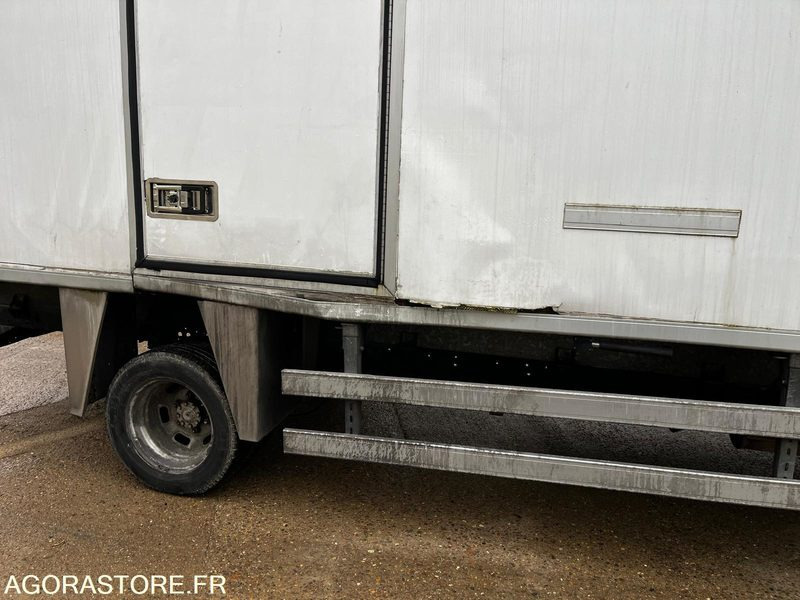 Iveco 35c13 frigorifique 185000km 2013 - Utilitaire frigorifique: photos 5 Iveco 35c13 frigorifique 185000km 2013 - Utilitaire frigorifique: photos 5