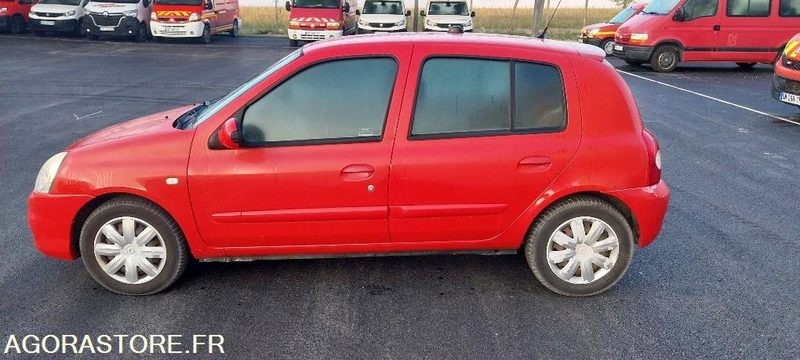 Renault clio 1.5 dci (roulante) - Voiture: photos 1 Renault clio 1.5 dci (roulante) - Voiture: photos 1