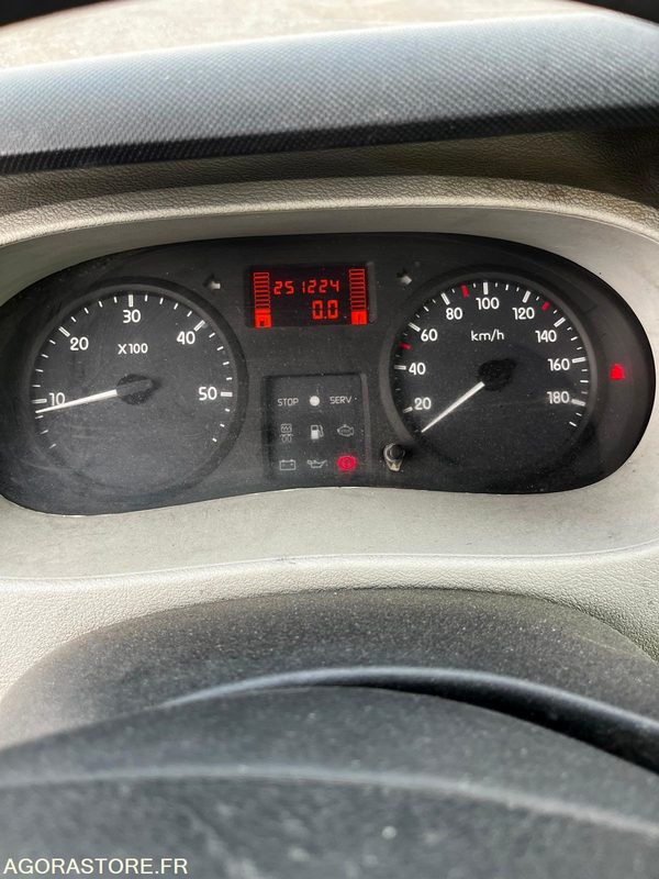 Renault master 2.5 dci 2004 251000km - Fourgon utilitaire: photos 3 Renault master 2.5 dci 2004 251000km - Fourgon utilitaire: photos 3