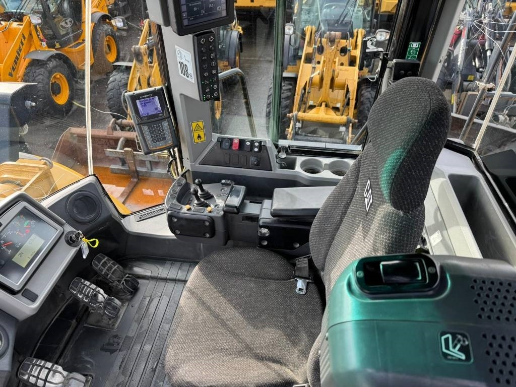 CAT 966M - Chargeuse sur pneus: photos 5 CAT 966M - Chargeuse sur pneus: photos 5