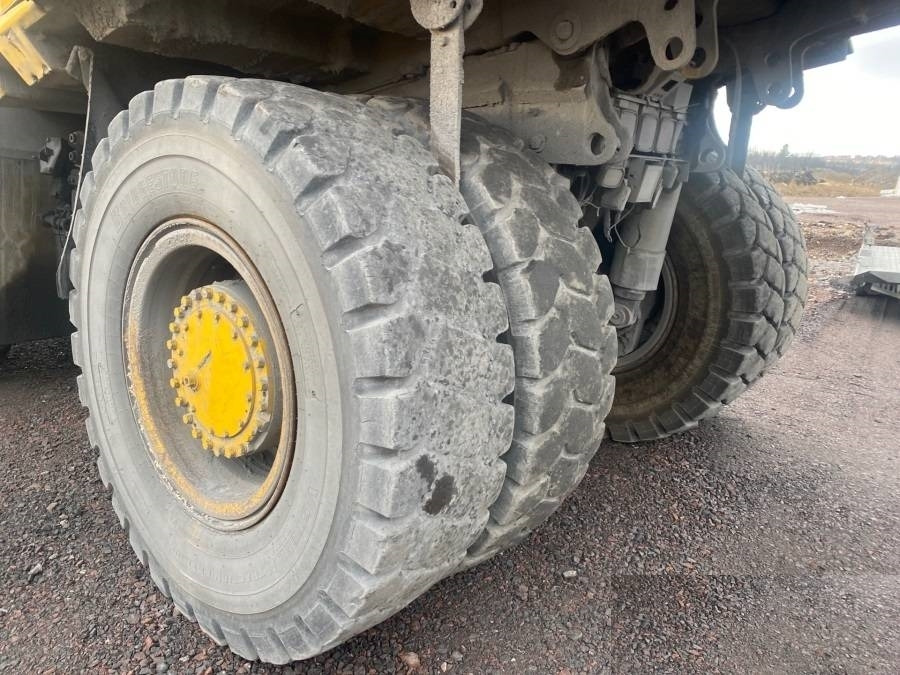 Crédit-bail de Komatsu HD405-7  Komatsu HD405-7: photos 6