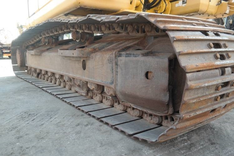 Pelle sur chenille Komatsu PC240-8: photos 9