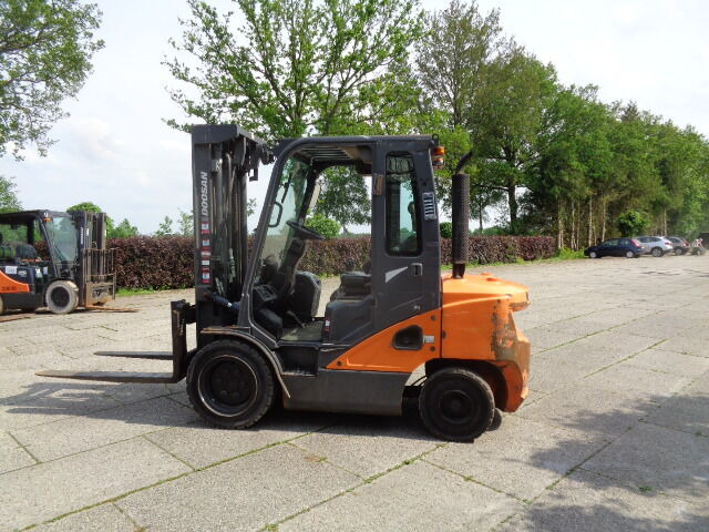 Doosan D35C-7 - Chariot élévateur: photos 5 Doosan D35C-7 - Chariot élévateur: photos 5