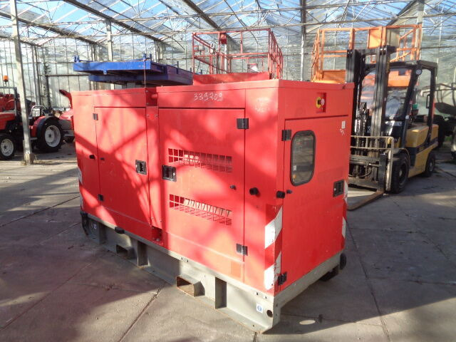 Doosan G60 - Groupe électrogène: photos 3 Doosan G60 - Groupe électrogène: photos 3