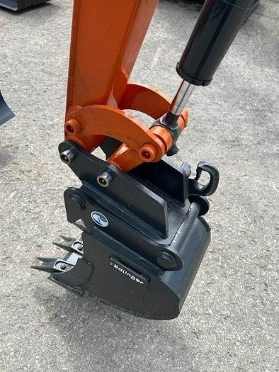 Hitachi ZX10U-6  - Mini pelle: photos 5 Hitachi ZX10U-6  - Mini pelle: photos 5