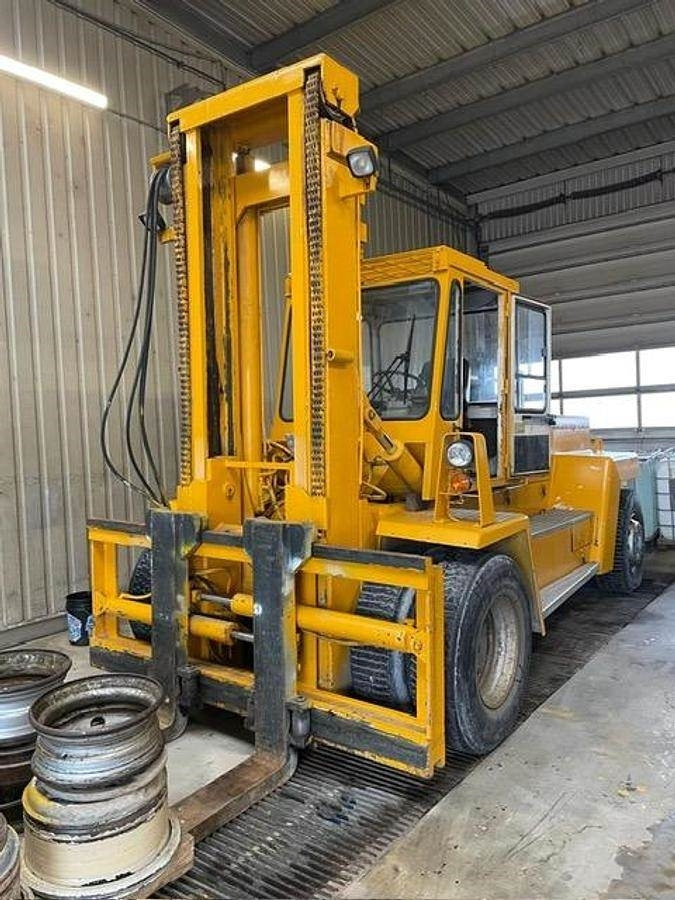 Svetruck 16120-38 - Chariot élévateur: photos 1 Svetruck 16120-38 - Chariot élévateur: photos 1