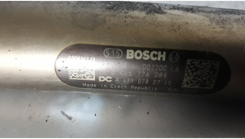 Bosch MB Actros MP4 - Filtre à carburant pour Camion: photos 4 Bosch MB Actros MP4 - Filtre à carburant pour Camion: photos 4