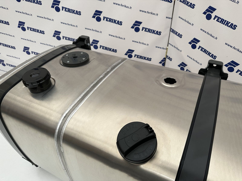 Combined oil fuel tank 200L oil tank 285L fuel tank 620x675x1250 - Réservoir hydraulique pour Camion: photos 4 Combined oil fuel tank 200L oil tank 285L fuel tank 620x675x1250 - Réservoir hydraulique pour Camion: photos 4