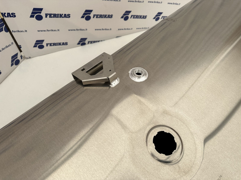 DAF - Réservoir de carburant pour Camion: photos 5 DAF - Réservoir de carburant pour Camion: photos 5