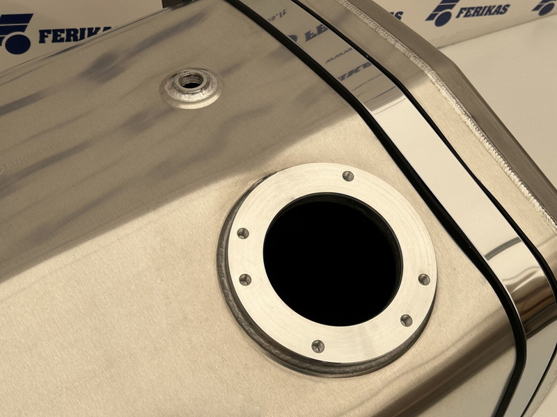 Réservoir hydraulique pour Camion neuf Hydraulic aluminum oil tank 300L: photos 6