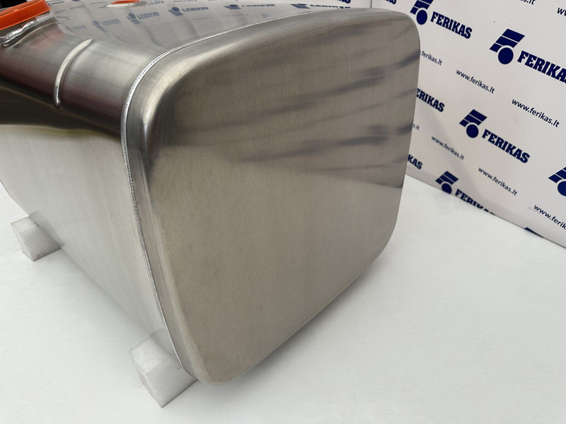 Iveco New aluminum fuel tank 400L - Réservoir de carburant pour Camion: photos 2 Iveco New aluminum fuel tank 400L - Réservoir de carburant pour Camion: photos 2