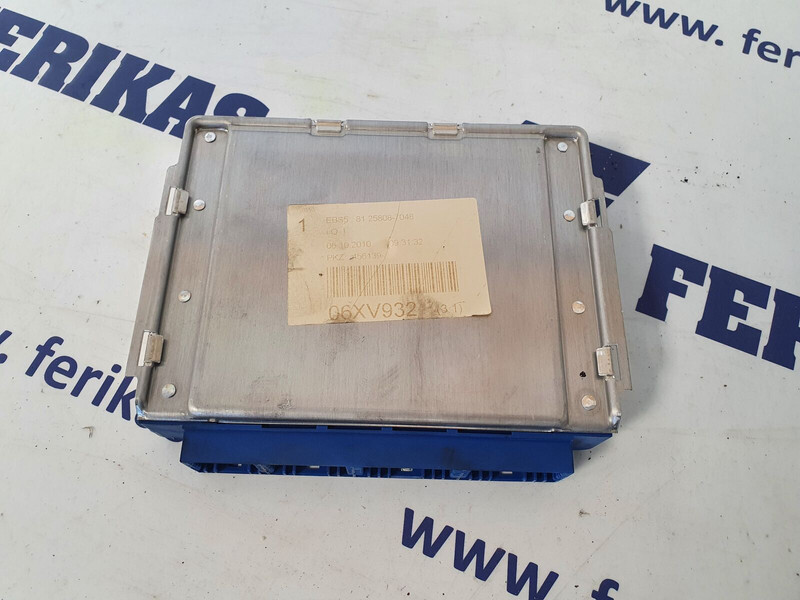 KNORR-BREMSE EBS control unit - Bloc de gestion pour Camion: photos 4 KNORR-BREMSE EBS control unit - Bloc de gestion pour Camion: photos 4
