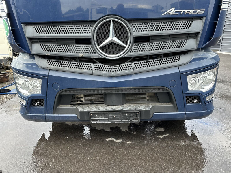Mercedes-Benz Actros 1843 - Pare-chocs pour Camion: photos 1 Mercedes-Benz Actros 1843 - Pare-chocs pour Camion: photos 1