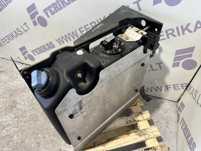 Mercedes-Benz Actros MP4 - Système d'échappement pour Camion: photos 2 Mercedes-Benz Actros MP4 - Système d'échappement pour Camion: photos 2