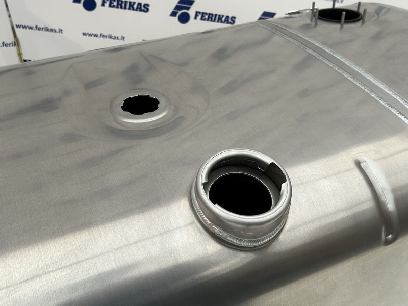 Mercedes-Benz Fuel tank 680L + 120L AdBlue - Réservoir de carburant pour Camion: photos 4 Mercedes-Benz Fuel tank 680L + 120L AdBlue - Réservoir de carburant pour Camion: photos 4