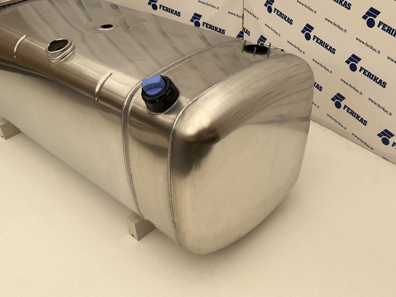 Mercedes-Benz Fuel tank 880L + 90L AdBlue - Réservoir de carburant pour Camion: photos 3 Mercedes-Benz Fuel tank 880L + 90L AdBlue - Réservoir de carburant pour Camion: photos 3