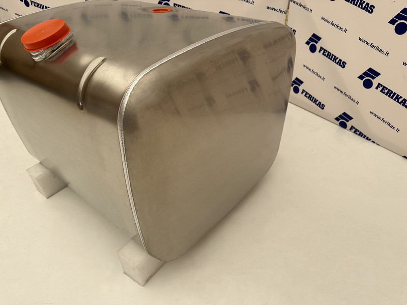 Mercedes-Benz - Réservoir de carburant pour Camion: photos 2 Mercedes-Benz - Réservoir de carburant pour Camion: photos 2