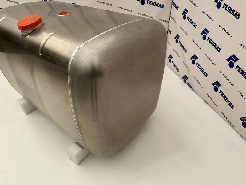 Mercedes-Benz - Réservoir de carburant pour Camion: photos 2 Mercedes-Benz - Réservoir de carburant pour Camion: photos 2