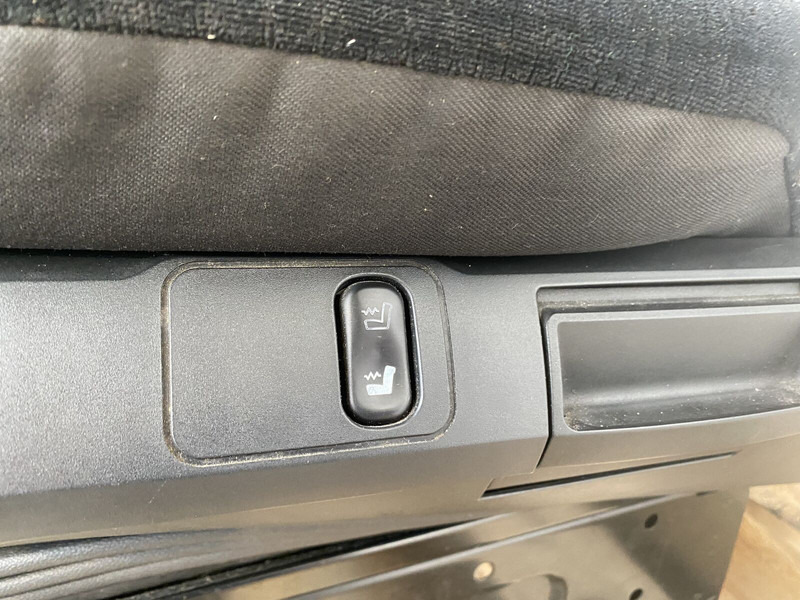 Mercedes-Benz MP4 actros - Siège pour Camion: photos 3 Mercedes-Benz MP4 actros - Siège pour Camion: photos 3