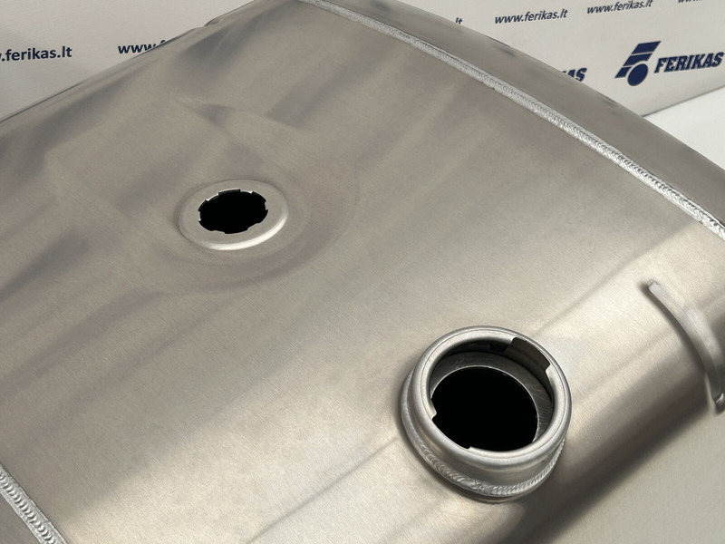 Mercedes-Benz New aluminum fuel tank 320 L. - Réservoir de carburant pour Camion: photos 4 Mercedes-Benz New aluminum fuel tank 320 L. - Réservoir de carburant pour Camion: photos 4