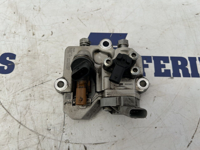 Mercedes-Benz fuel doser - Pompe à carburant pour Camion: photos 1 Mercedes-Benz fuel doser - Pompe à carburant pour Camion: photos 1