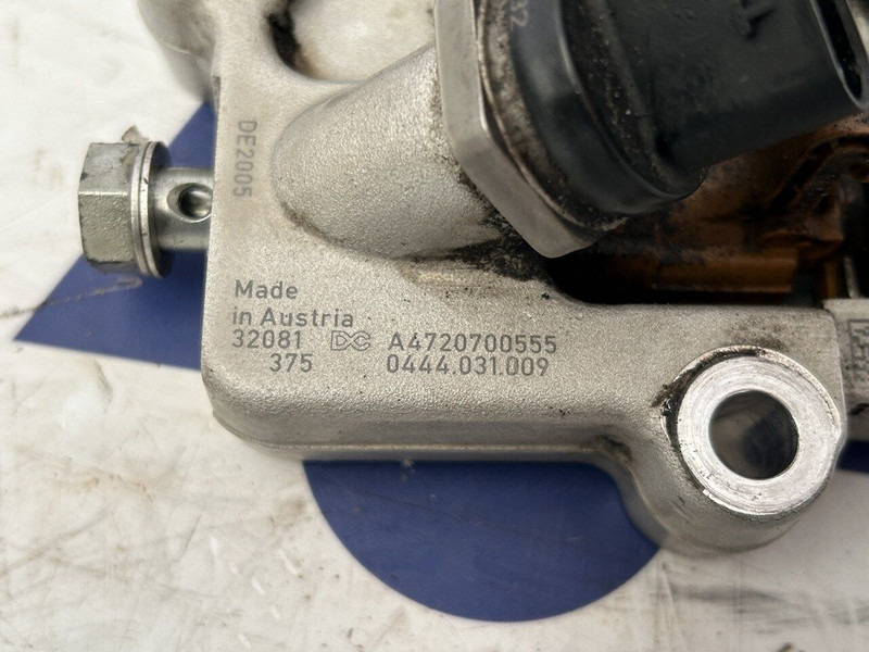 Mercedes-Benz fuel doser - Pompe à carburant pour Camion: photos 3 Mercedes-Benz fuel doser - Pompe à carburant pour Camion: photos 3