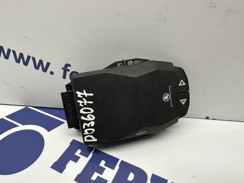 Renault radio switch - Pièces de rechange pour Camion: photos 1 Renault radio switch - Pièces de rechange pour Camion: photos 1