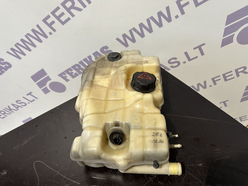 Scania - Vase d'expansion pour Camion: photos 1 Scania - Vase d'expansion pour Camion: photos 1