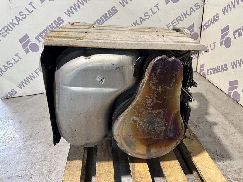 Volvo selective catalyst reduction silencer, SCR - Catalyseur pour Camion: photos 2 Volvo selective catalyst reduction silencer, SCR - Catalyseur pour Camion: photos 2