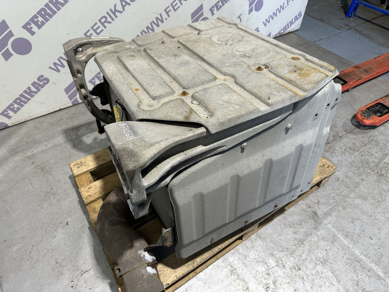 Volvo selective catalyst reduction silencer, SCR - Catalyseur pour Camion: photos 5 Volvo selective catalyst reduction silencer, SCR - Catalyseur pour Camion: photos 5