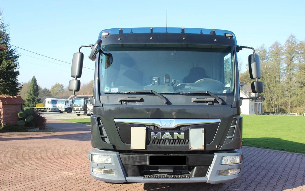 MAN TGL 12 250 EURO 6 !!! BLOKADA MOSTU !!! - Camion citerne: photos 3 MAN TGL 12 250 EURO 6 !!! BLOKADA MOSTU !!! - Camion citerne: photos 3