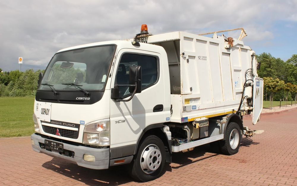 Mitsubishi CANTER 7C15 - Benne à ordures ménagères: photos 2 Mitsubishi CANTER 7C15 - Benne à ordures ménagères: photos 2