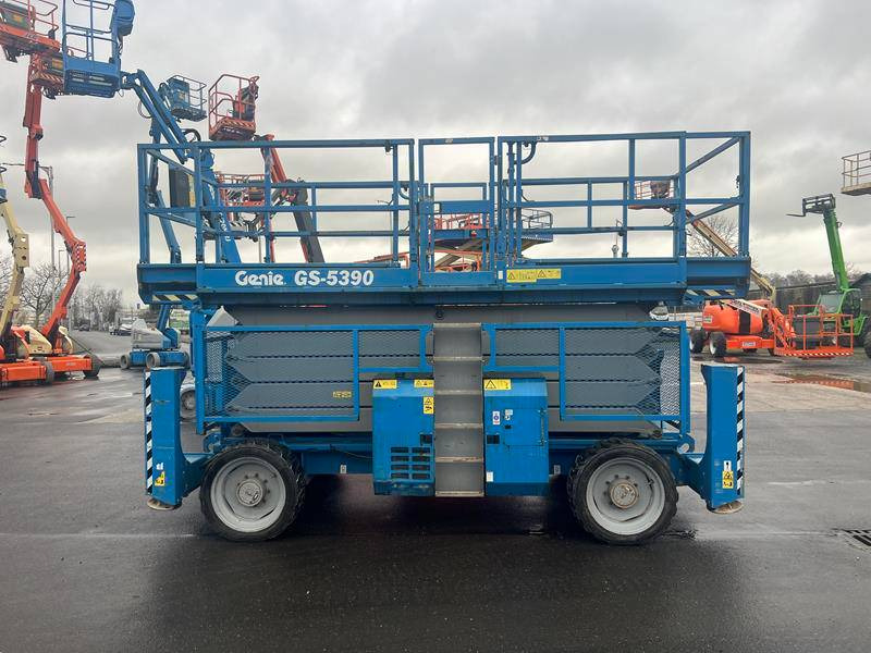 Genie GS5390 RT diesel 4x4 18m (1711) - Nacelle ciseaux: photos 2 Genie GS5390 RT diesel 4x4 18m (1711) - Nacelle ciseaux: photos 2