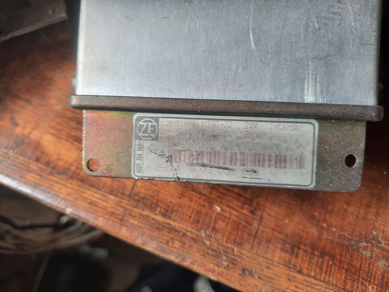 Bosch Bader 0504.1.A00 EST-32 - Bloc de gestion: photos 3 Bosch Bader 0504.1.A00 EST-32 - Bloc de gestion: photos 3