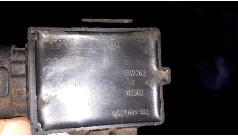 Bosch колпак свечи 15W263 катушка зажигания 08T199 - Moteur et pièces: photos 4 Bosch колпак свечи 15W263 катушка зажигания 08T199 - Moteur et pièces: photos 4