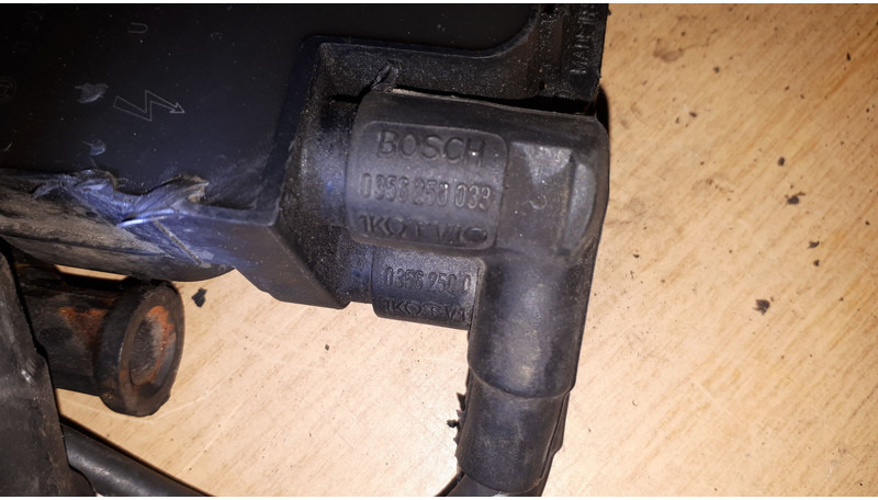 Bosch колпак свечи 15W263 катушка зажигания 08T199 - Moteur et pièces: photos 1 Bosch колпак свечи 15W263 катушка зажигания 08T199 - Moteur et pièces: photos 1