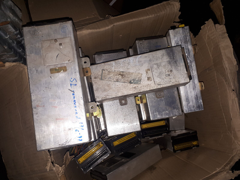 MAN VDO A2C53044389 . 81.25805.7038 .412.413.1.2. - Bloc de gestion: photos 3 MAN VDO A2C53044389 . 81.25805.7038 .412.413.1.2. - Bloc de gestion: photos 3